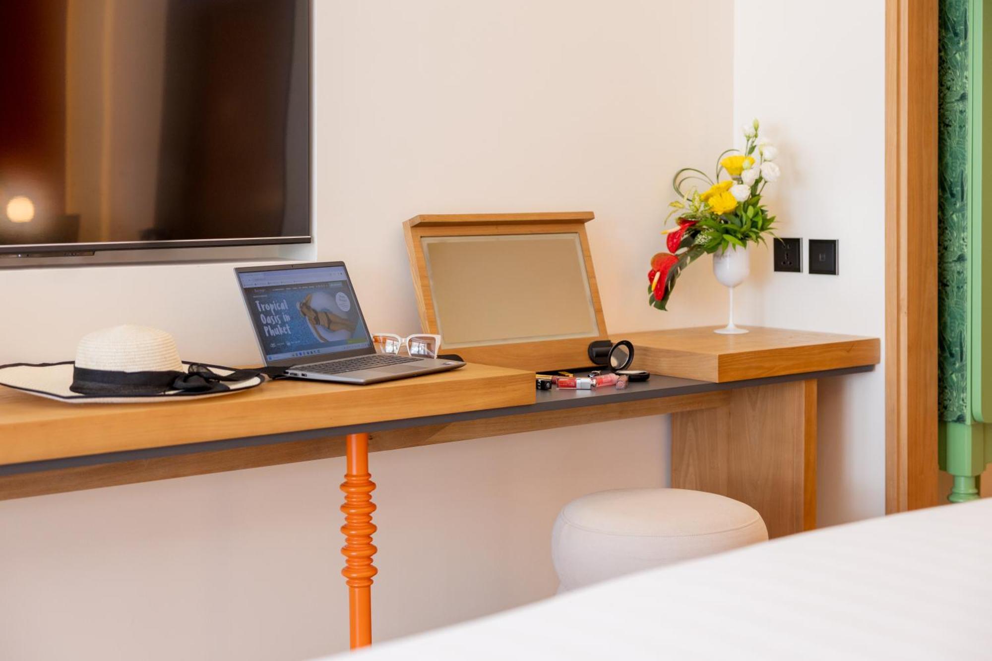 Burasari Phuket Resort & Spa Ngoại thất bức ảnh